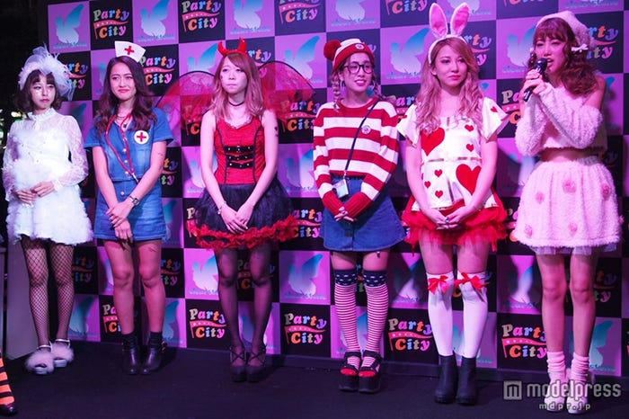 ショップ店員もハロウィーン仮装