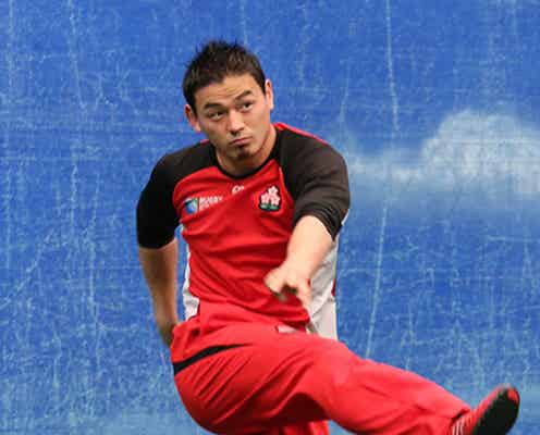 SMAP木村拓哉、ラグビー・五郎丸歩選手絶賛のキック披露