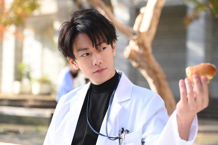 佐藤健/「恋はつづくよどこまでも」第2話より(C)TBS