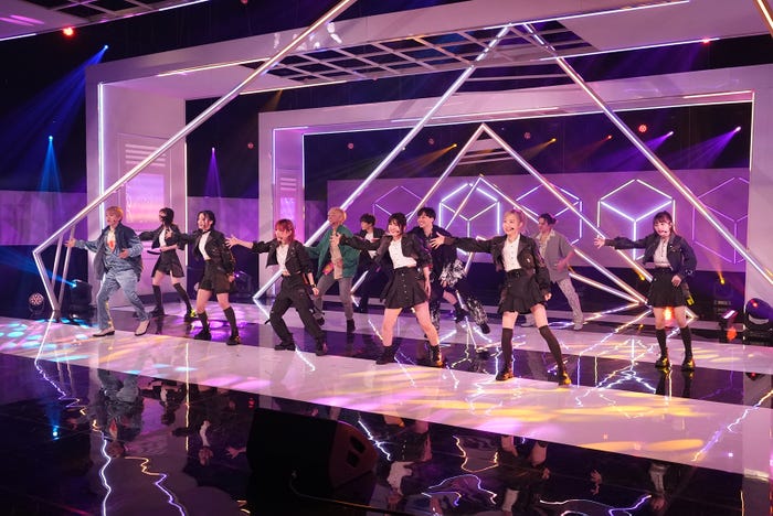 AKB48&Da-iCE (C)日本テレビ
