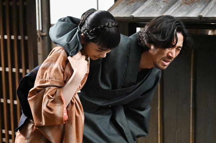 見上愛、本田大輔「風、薫る」第71話(C)NHK