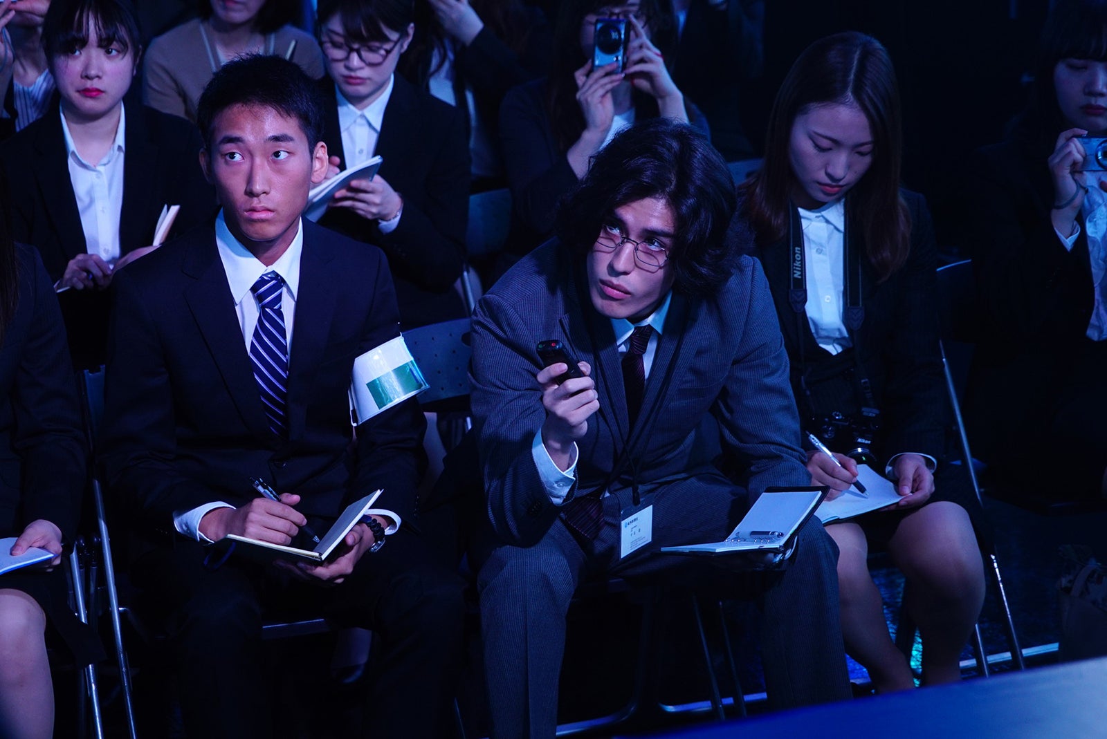 （真ん中）寛一郎／映画「AWAKE」より（C）2019「AWAKE」フィルムパートナーズ