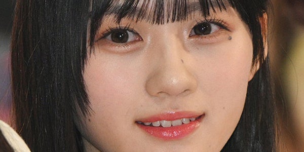 乃木坂46川崎桜、素肌際立つノースリーブ衣装姿 新曲「Same