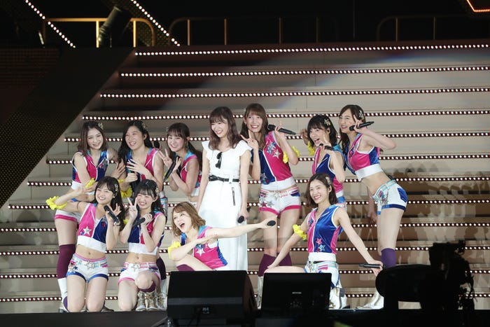 「指原莉乃11年ありがとう!大感謝祭」より(C)AKS