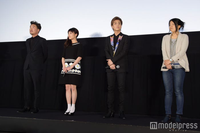 (左から)三木康一郎監督、高畑充希、岩田剛典、有川浩氏(C)モデルプレス