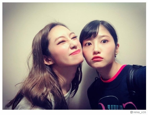 若月佑美、桜井玲香ミュージカル観劇“れかつき”密着ショットにファン歓喜