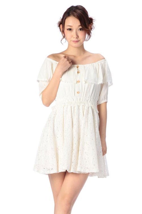レースオフショルワンピース「LIZ LISA」7,516円（税込）