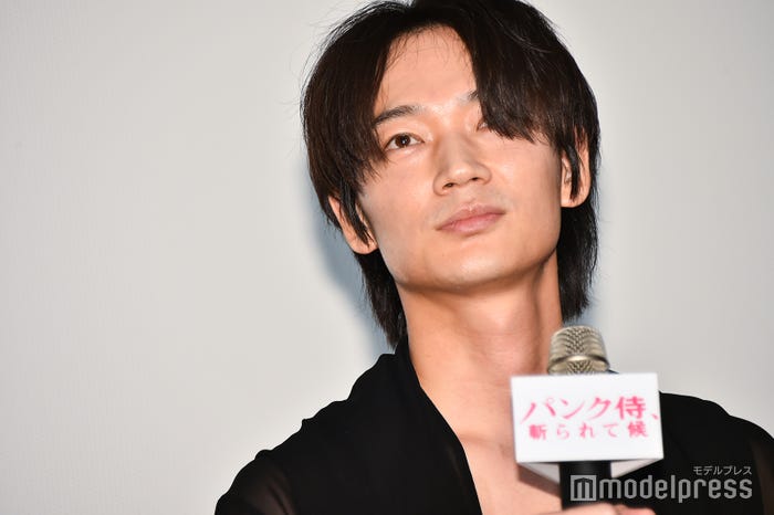 綾野剛 (C)モデルプレス