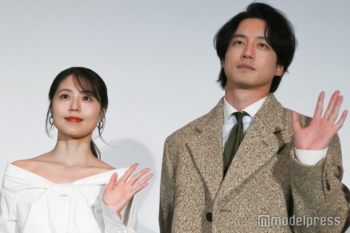 有村架純、坂口健太郎(C)モデルプレス