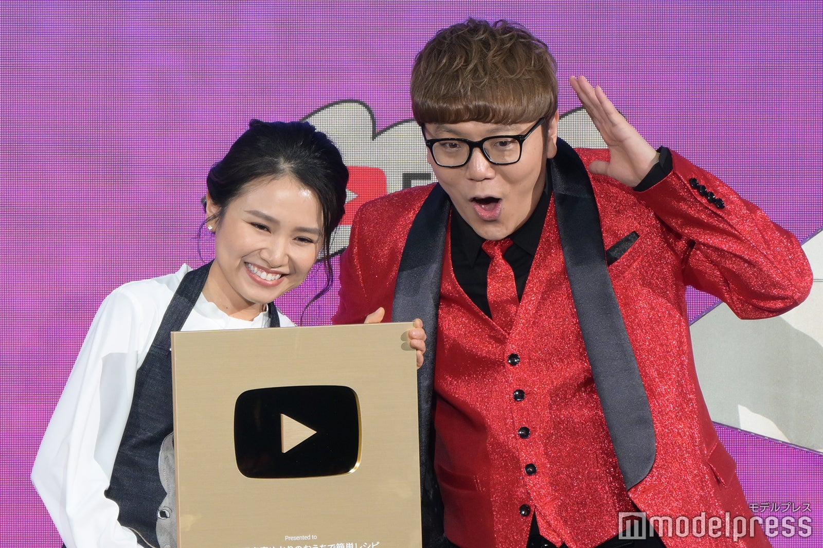 ゆかり、HIKAKIN（C）モデルプレス