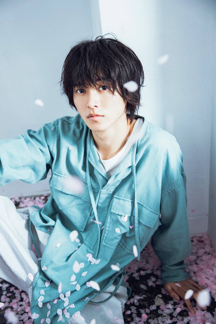 「山崎賢人2020年カレンダー」より／（C）KADOKAWA