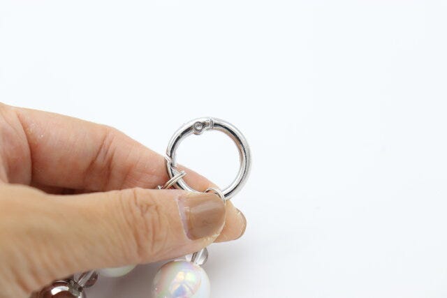 ダイソー　ストラップ（ビッグパーツ、シート付き）　丸カラビナ