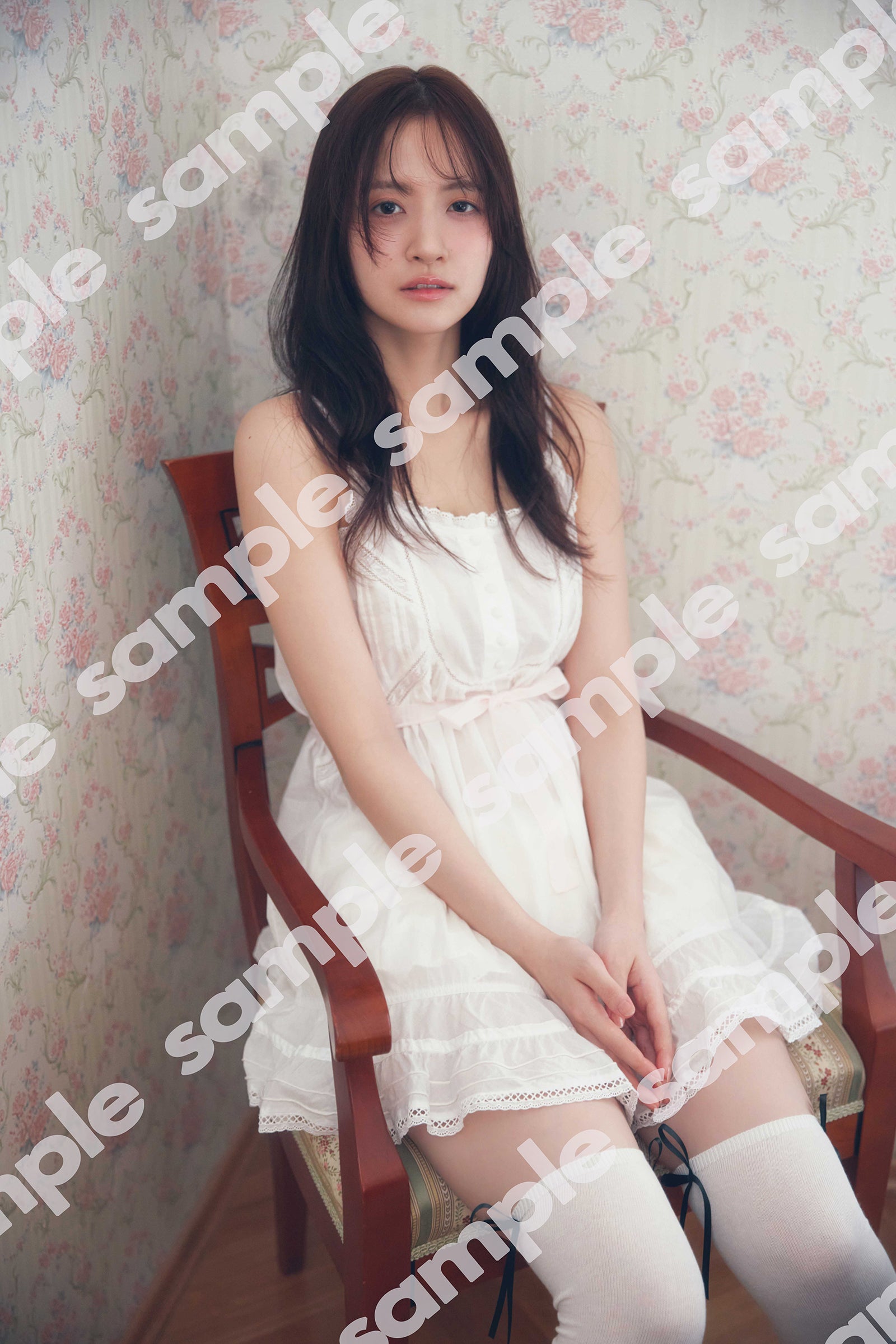 乃木坂46金川紗耶、純白ワンピで美しさ際立つ 本編未公開カット使用のW特典公開