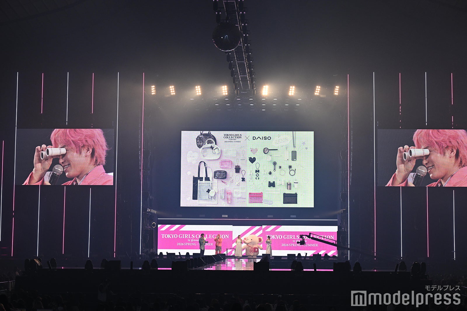 ステージの様子（C）モデルプレス