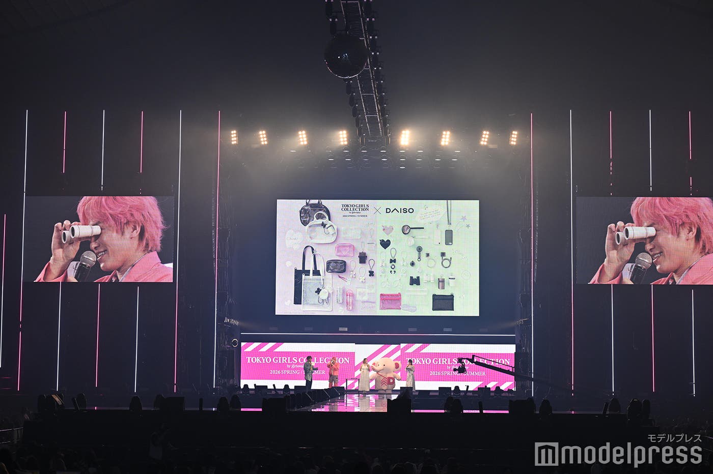 ステージの様子(C)モデルプレス