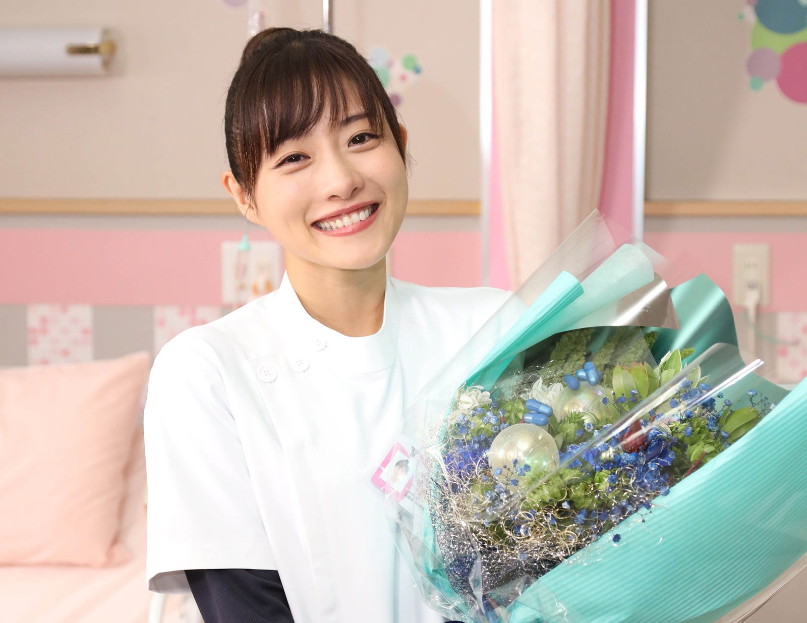 石原さとみが大粒の涙「アンサング・シンデレラ」クランクアップ