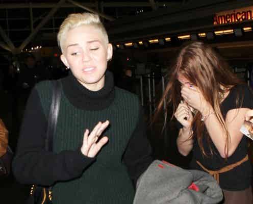 マイリー・サイラス、冷たい態度でサインを断りファンの女子が号泣!