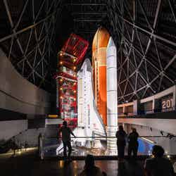 宇宙船エンデバーが“発射ポーズ”で恒久展示 米カリフォルニアに「サミュエル・オシン航空宇宙センター」11月開館へ