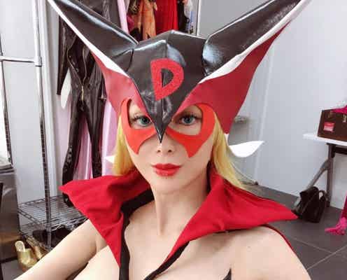 叶美香、迫力バストあらわ“ドロンジョ様”コスプレに興奮の声「完璧ボディ」「クオリティ高い」
