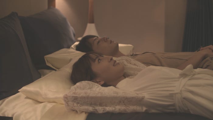 ロン・モンロウ、犬飼貴丈「ダブルベッド」day1(C)TBS/イースト・エンタテインメント