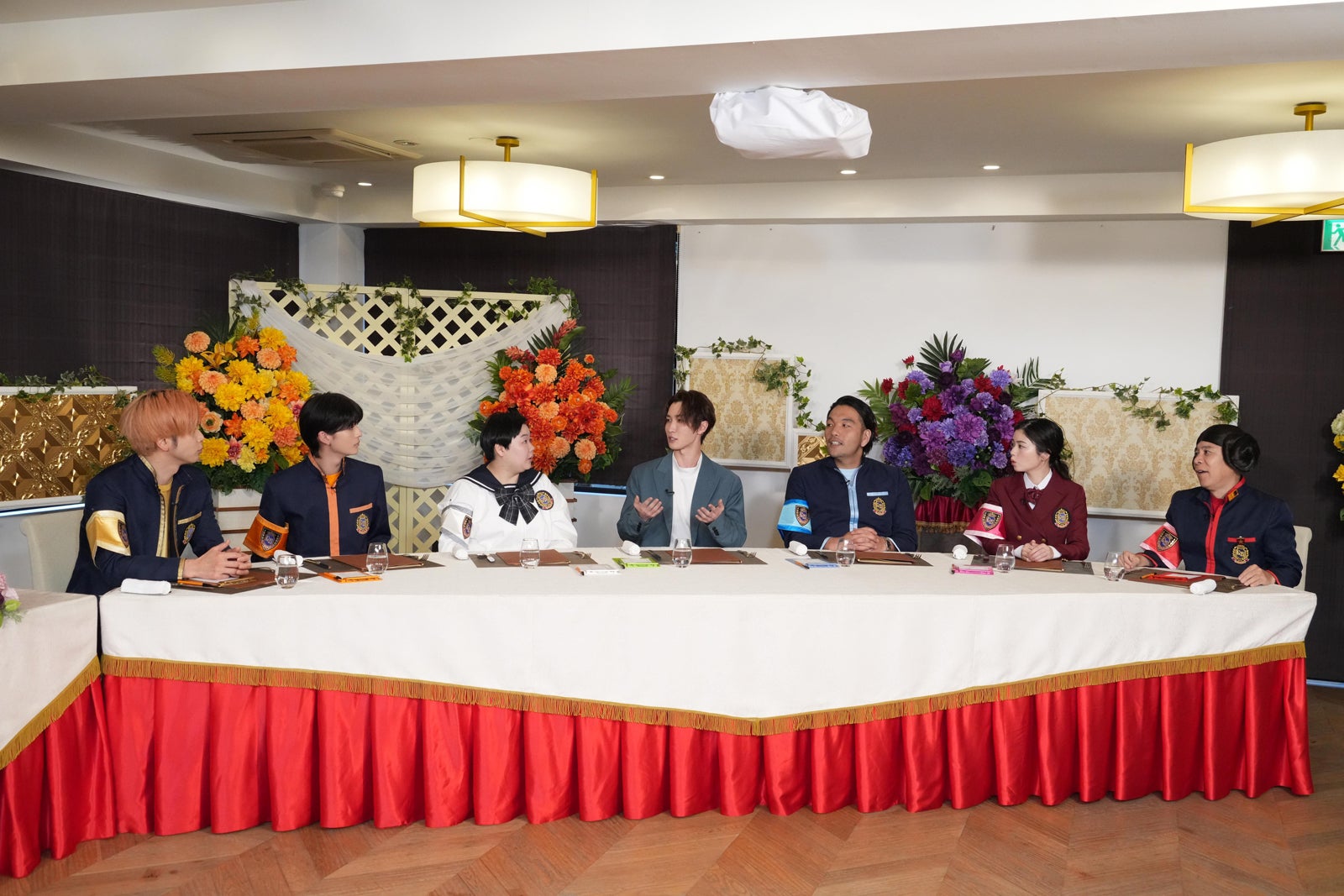 増田貴久、高橋文哉、やす子、渡辺翔太、盛山晋太郎、小芝風花、岡村隆史（C）日本テレビ