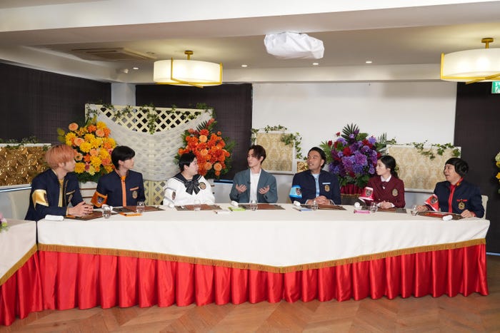 増田貴久、高橋文哉、やす子、渡辺翔太、盛山晋太郎、小芝風花、岡村隆史(C)日本テレビ