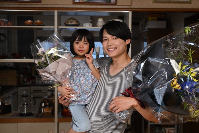 倉田瑛茉、松村北斗(C)TBS