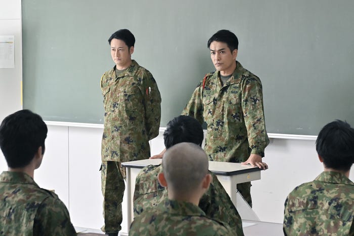 (右)北村一輝/「テッパチ!」第6話より(C)フジテレビ