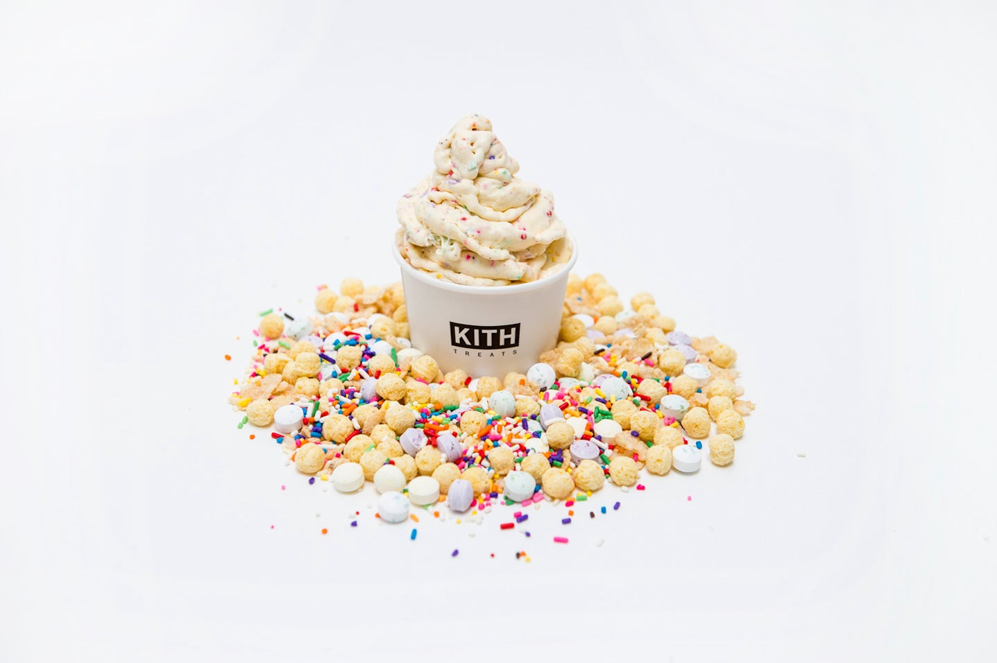 ロックフェラー レインボー740円（税抜）／画像提供：株式会社 JF&F