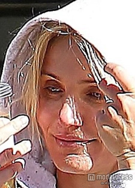 キャメロン・ディアスが必死で顔を隠す理由