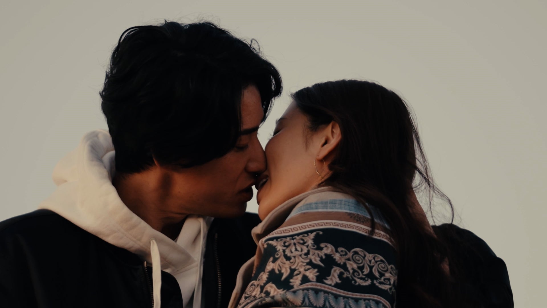 ゆうじ、あやか「LOVE POWER KINGDOM〜恋愛強者選挙〜」（C）AbemaTV,Inc