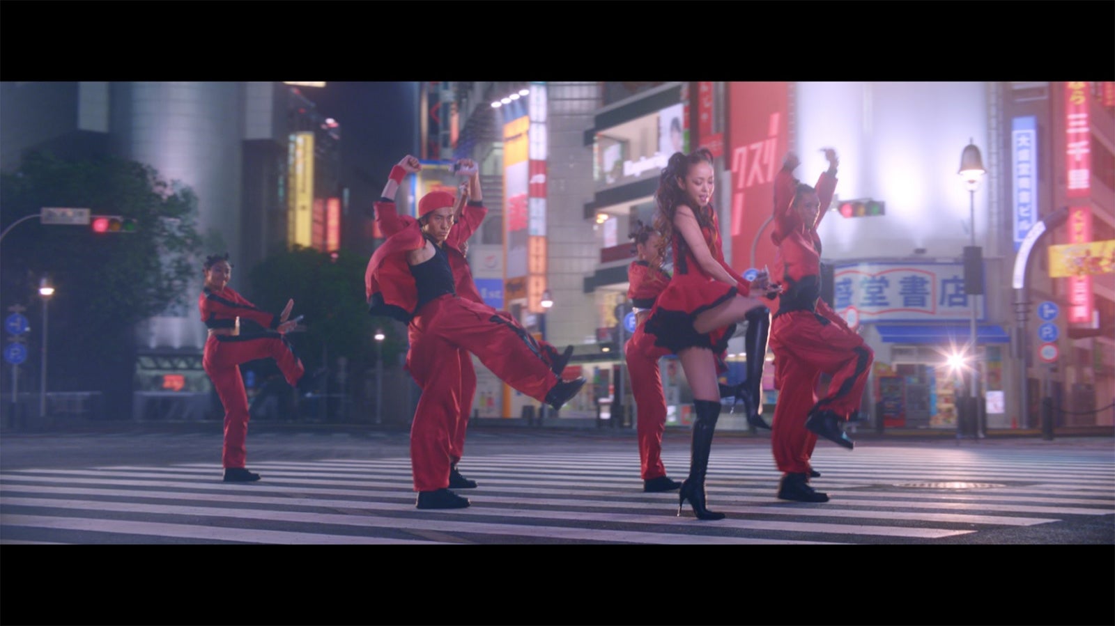 安室奈美恵 小室哲哉と再会の握手 16年ぶりコラボ曲 How Do You Feel Now で 渋谷ジャック モデルプレス 安室奈美恵 小室哲哉と再会の握手 16年ぶりコラボ曲 How Do You Feel Now で 渋谷ジャック モデルプレス
