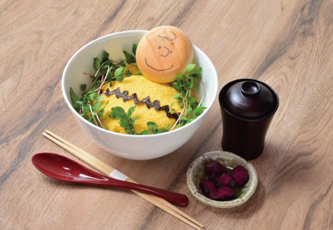 チャーリー・ブラウン 親子丼　1,080円（C）2019 Peanuts Worldwide LLC