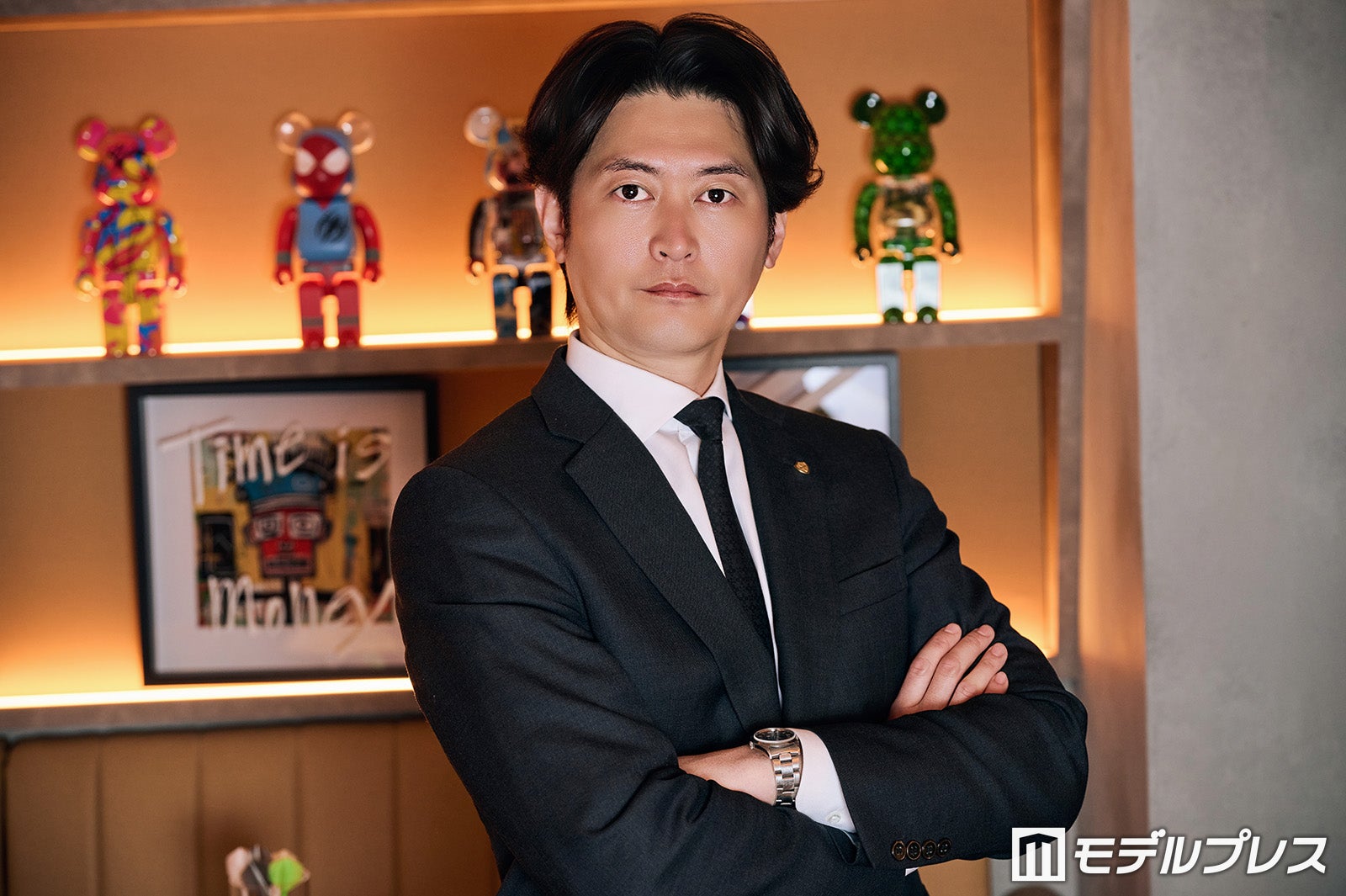 TikTokでバズる“キレまくる黒服・セクシー”って何者？地獄の六本木修行「ここで負けたら終わり」仕事の流儀語る【モデルプレスインタビュー】