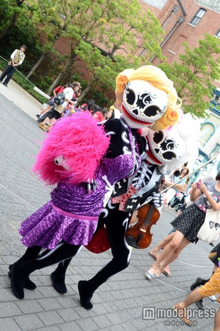 画像9 41 ディズニーハロウィーン 愉快で楽しい スケルトン をコンプリート ストリートパーティー モデルプレス