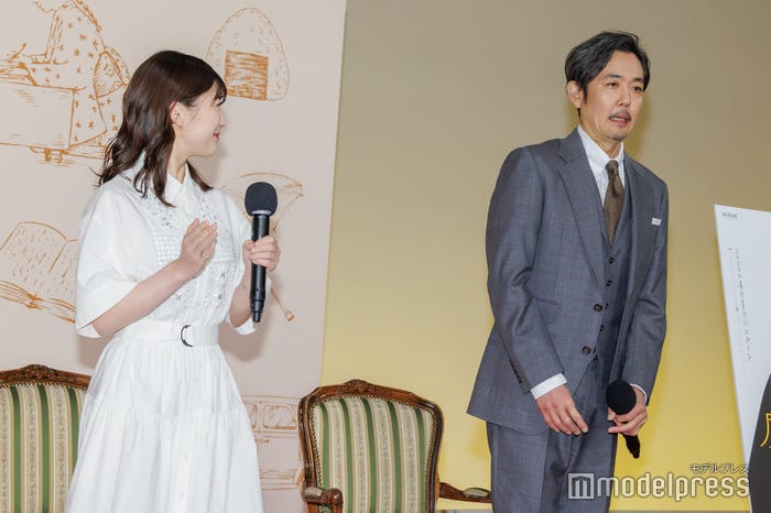 伊藤沙莉、岡部たかし(C)モデルプレス