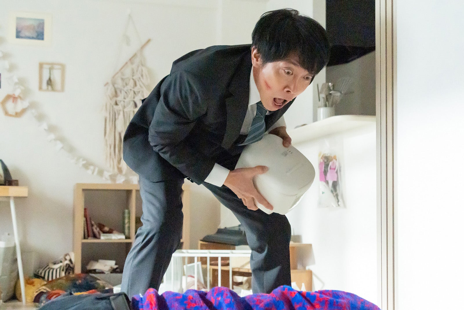 ＜マイホームヒーロー 第1話＞哲雄（佐々木蔵之介）、殺人犯に ノンストップファミリーサスペンス開幕