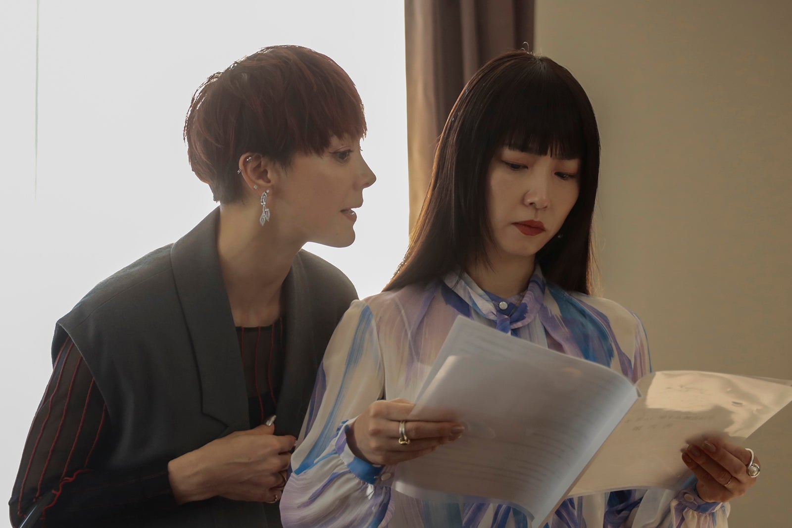 土屋アンナ、MEGUMI「プライベートバンカー」第2話（C）テレビ朝日