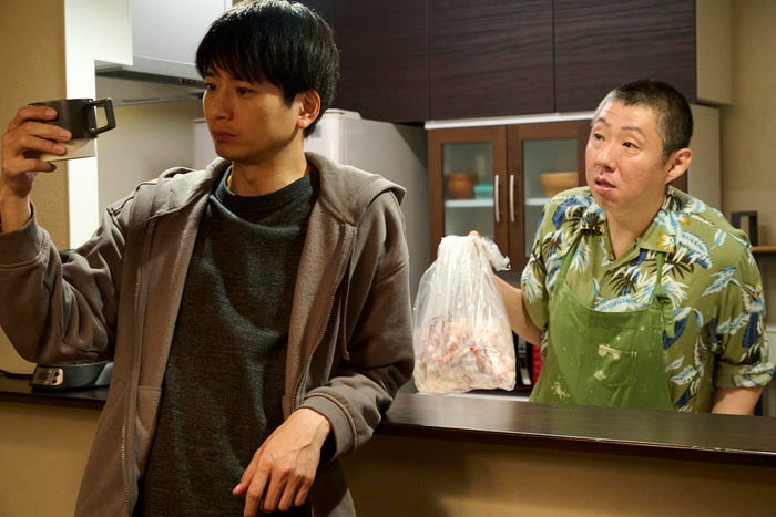 向井理、荒川良々「ダブルチート 偽りの警官 Season1」第5話より(C)テレビ東京 WOWOW