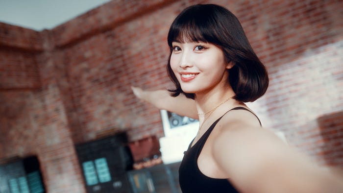 MOMO/「Superhero」Special Version MUSIC VIDEO (C)提供写真