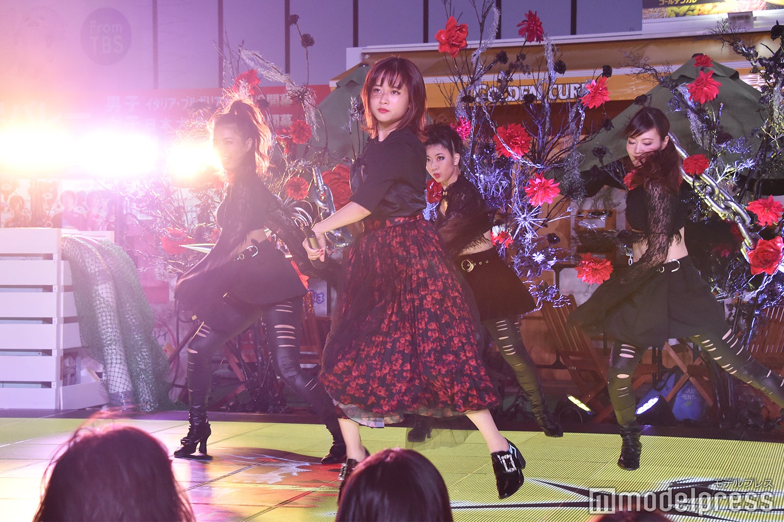 大原櫻子（手前） （C）モデルプレス