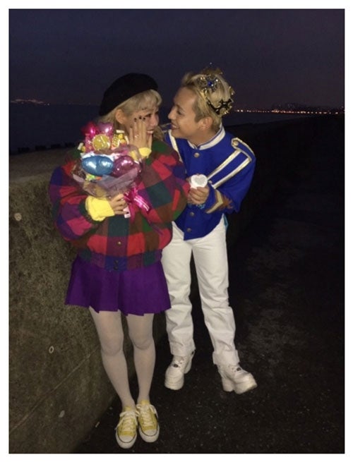 結婚を発表したぺこ＆りゅうちぇる ／ぺこ公式ブログ（Ameba）より