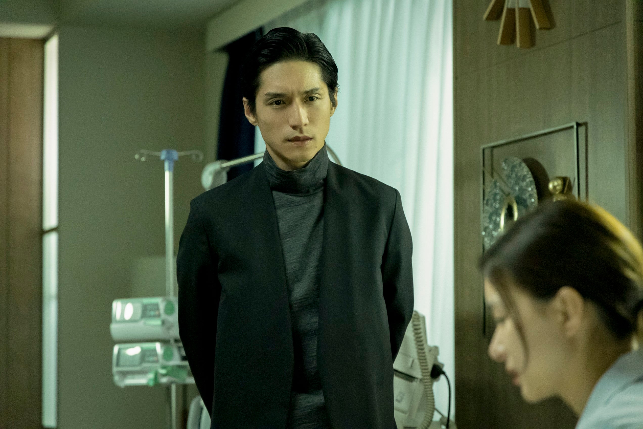 錦戸亮、芳根京子「Re:リベンジ-欲望の果てに-」第8話より（C）フジテレビ