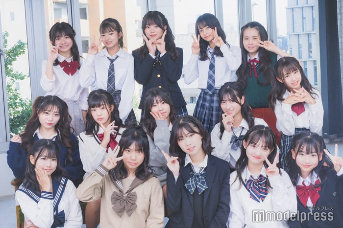 「JCミスコン2023」ファイナリスト(上段左から)るちゃさん、みのりさん、ゆうりさん、きょうさん、レイさん(中段左から)みづきちさん、りのんさん、みおちさん、ひまりんさん、もえさん(下段左から)ちほさん、さっぴぃさん、ゆきなさん、みおさん、ここちゃんさん(C)モデルプレス