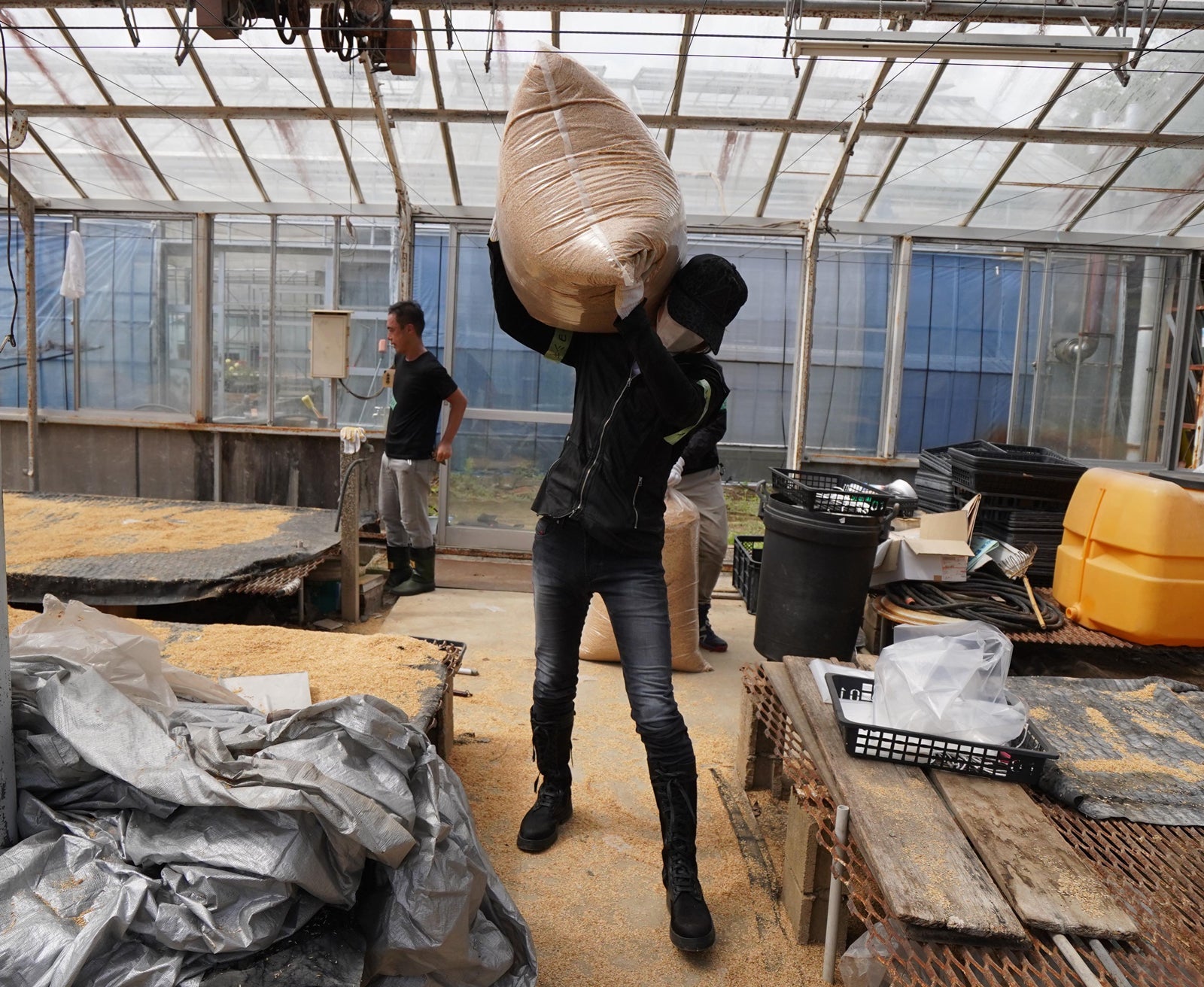 2019年9月 台風15号の被害を受けた千葉へボランティアに駆けつけたYOSHIKI（提供写真）