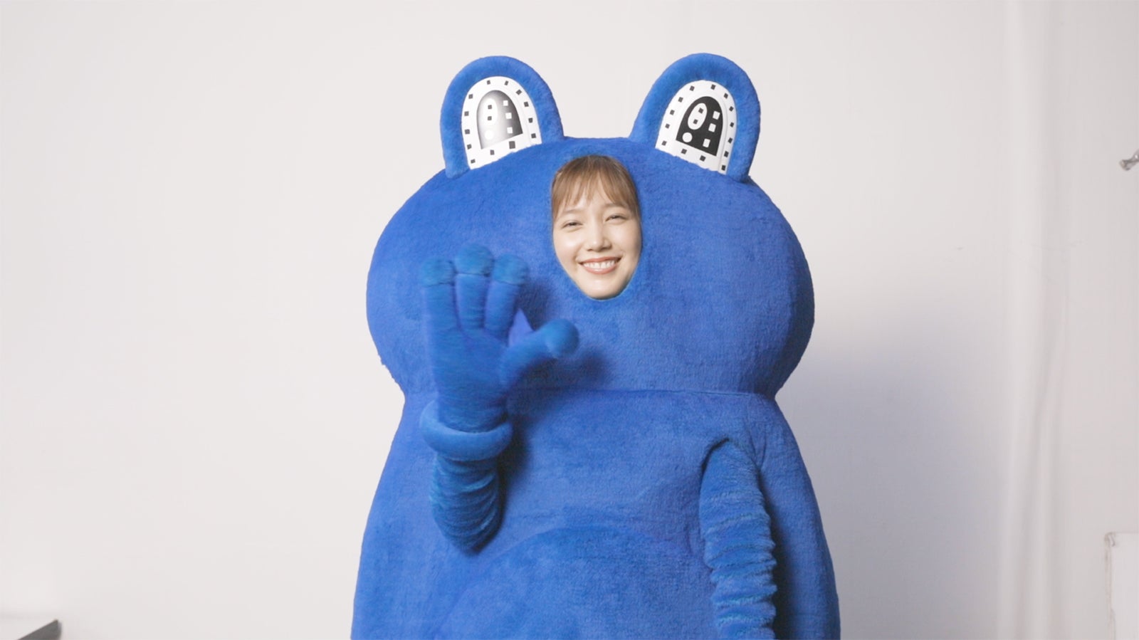 本田翼、人生初の着ぐるみ姿披露 キュートな表情＆七変化にも注目