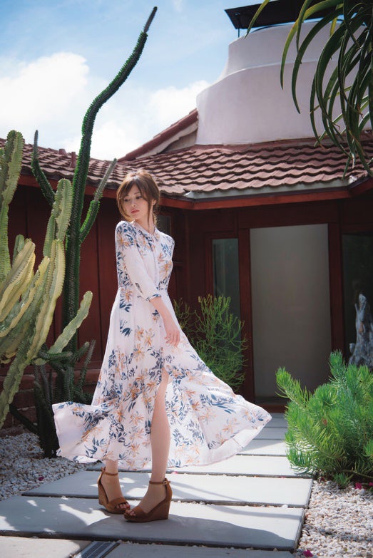 白石麻衣2ndソロ写真集『パスポート』（2月7日発売）／画像提供：講談社