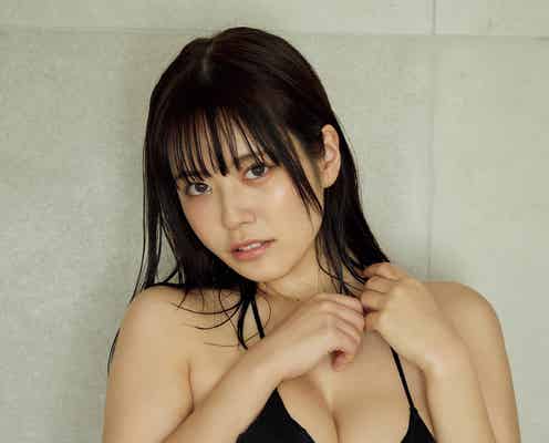 東雲うみ、ふんわり美バスト輝く 艷やかな姿で魅了