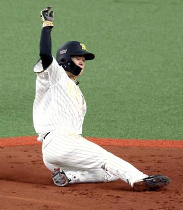 阪神・中野 球団15人目の通算100盗塁「150、200個と数を増やせられるように」