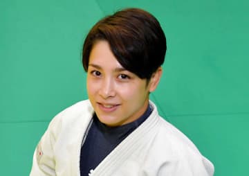 柔道 パリ五輪金メダリストが印象激変！「これが私だと本当に信じられない」試写会のドレス姿が「す、す、素敵なオトナの女性」「憧れる」「華がある」ファンびっくり